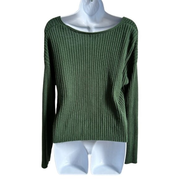 Semi-cropped Lightweight Sweater - Picture 2 of 3